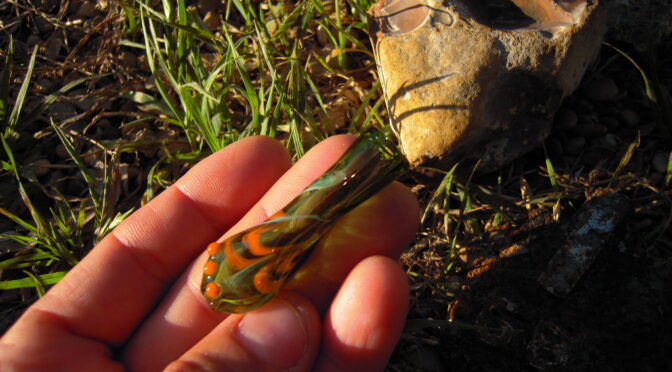 Green Glass Finger Saver – Orange Raked Design – Cigarette Holder – Clip