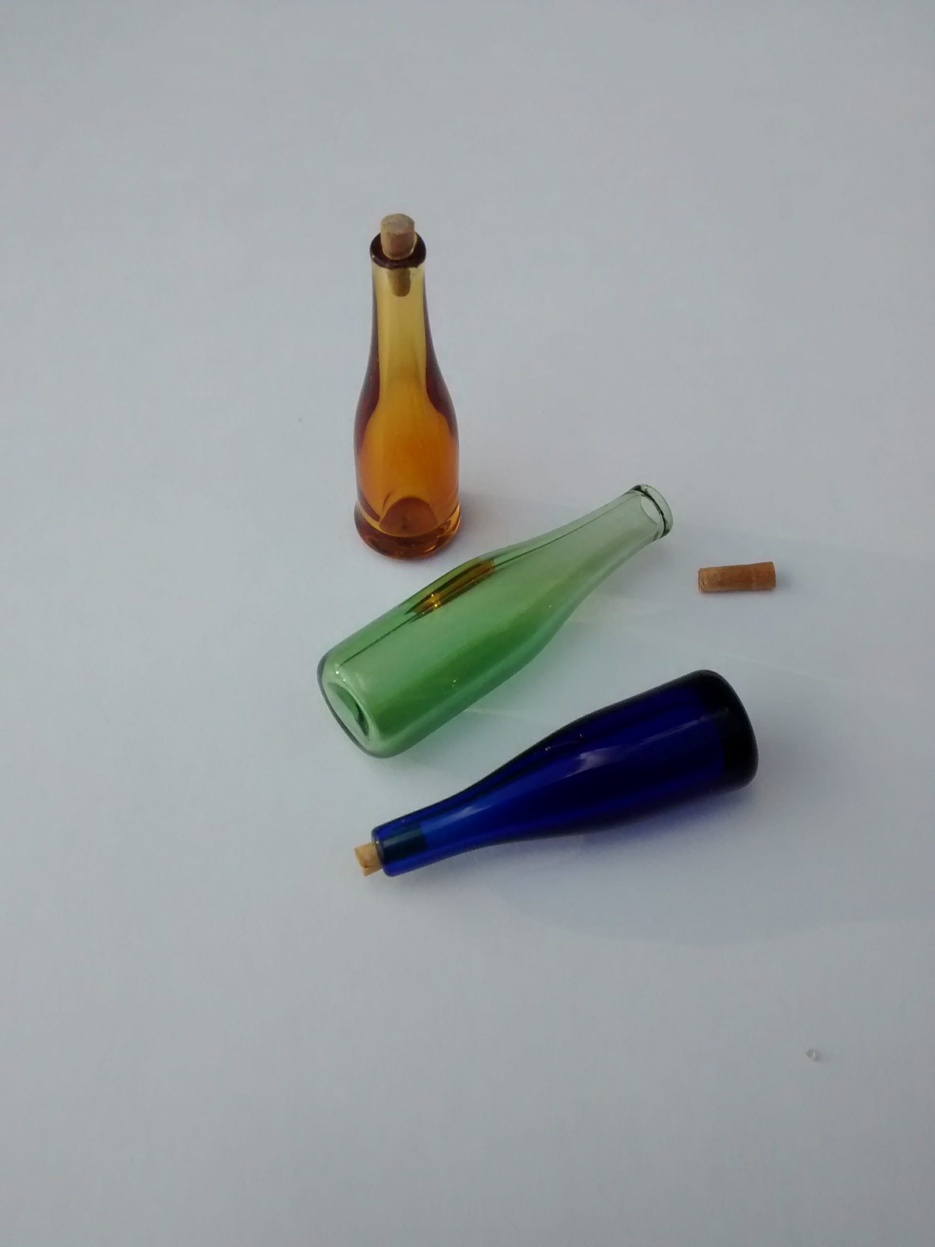 1 Inch Scale Assorted Wine Bottles and Glasses Set Dollhouse Miniature